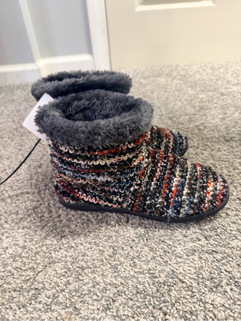 Minnetonka Women's Betty Booty Slippers - Picture 5 of 12